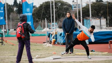 Imagen de personas participando en actividades deportivas en Villa Allende y el Polo Deportivo Kempes