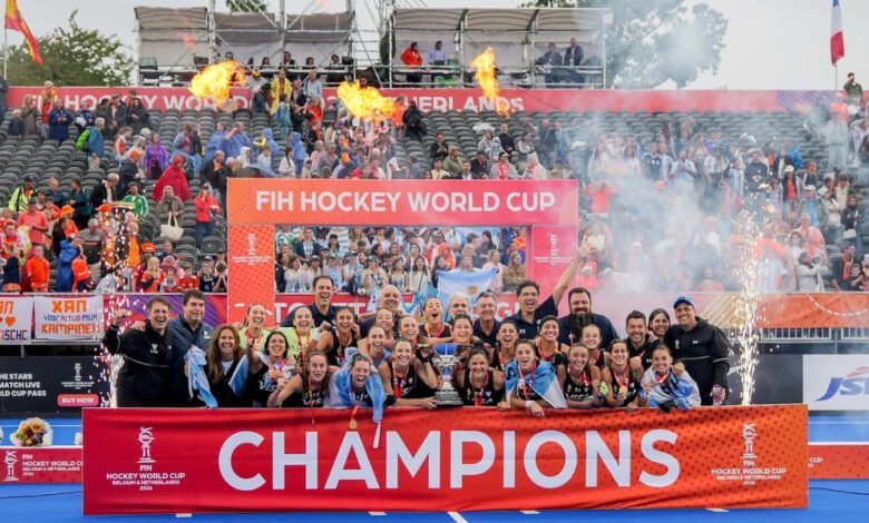 Jugadores cordobeses celebran triunfo en el Mundial de Hockey 2026