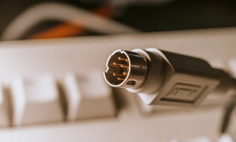 Conector PS/2 en una placa base de ordenador