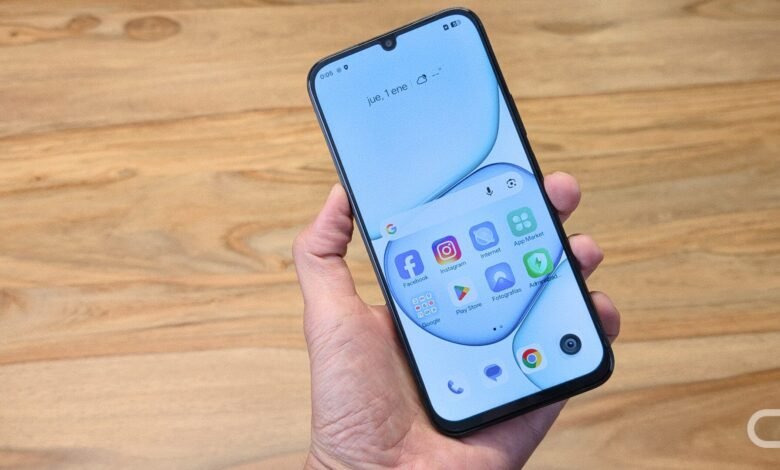 realme C100 smartphone con batería de 6600 mAh y diseño resistente