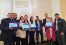 Estudiantes y docentes reciben netbooks en La Cumbre