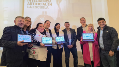 Estudiantes y docentes reciben netbooks en La Cumbre