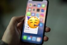 Imagen de los nuevos fondos animados de WhatsApp en una pantalla de iPhone