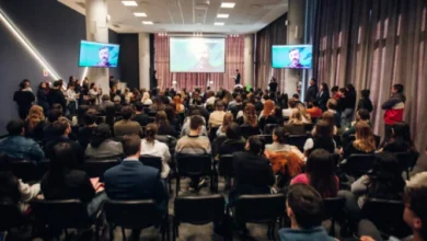 Jóvenes cordobeses presentando proyectos del Desafío Innovar por el Clima