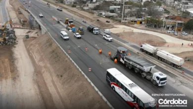 Viaducto de 850 metros del altonivel Malvinas en construcción sobre la Ruta 19