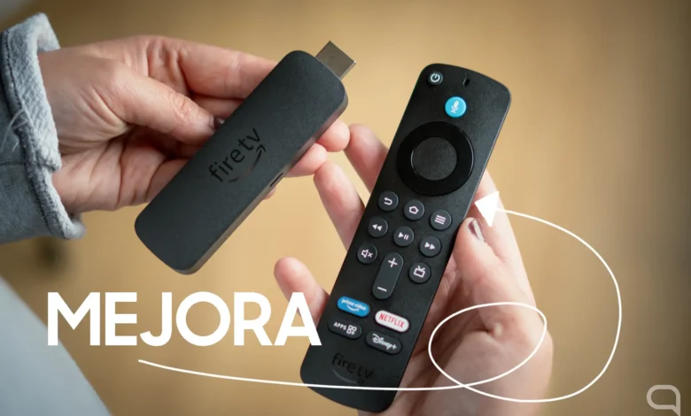 Amazon Fire TV Stick conectado a la TV con pantalla de inicio