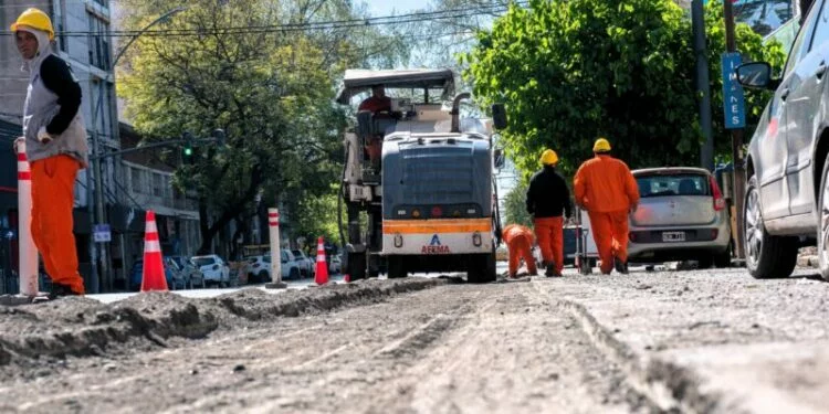 Obra de rehabilitación de la avenida Vélez Sarsfield en el centro de Córdoba