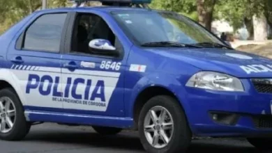 Escena del homicidio con arma blanca en la intersección de José de Arredondo y Wilson, barrio San Jorge, Córdoba.