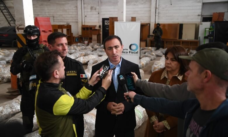 Incineración de bultos de droga en la provincia de Córdoba, con hornos y filtros sanitarios.