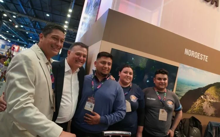 Stand de Córdoba en la Feria Internacional de Turismo de América Latina 2026, con exhibición del Camino de Brochero y productos queseros