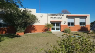 Aula multisala de la Escuela Patricias Argentinas, Córdoba, con niños de nivel inicial y primario