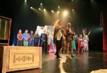 Escena del Festival Internacional de Teatro Córdoba 2026 con niños y niñas disfrutando la función