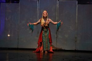 Actores de la Comedia Infanto Juvenil ensayan la obra Los días del venado en el Teatro Real de Córdoba