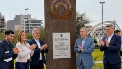 Inauguración del Parque León XIV con autoridades cordobesas y vecinos celebrando