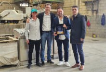 Entrega del certificado de Promoción Industrial a La Elenense en Elena, Río Cuarto