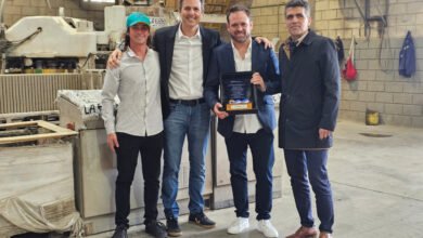 Entrega del certificado de Promoción Industrial a La Elenense en Elena, Río Cuarto