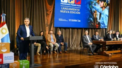 Gobernador Martín Llaryora presenta la nueva edición del Programa Primer Paso con jóvenes participantes
