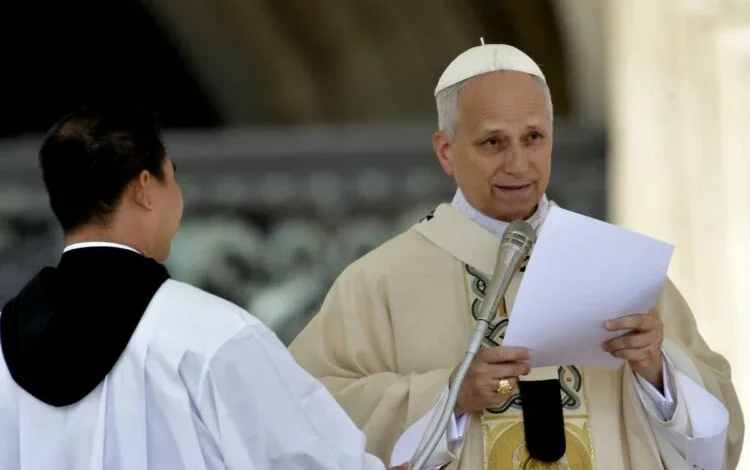 Papa León XIV durante su visita a Argentina, con la multitud en Buenos Aires