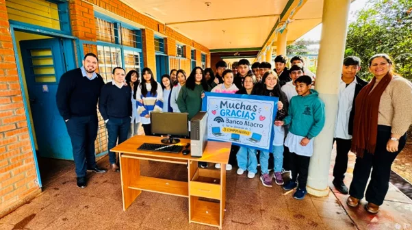 Computadoras reacondicionadas entregadas por Fundación Macro, Equidad y OCASA a instituciones argentinas