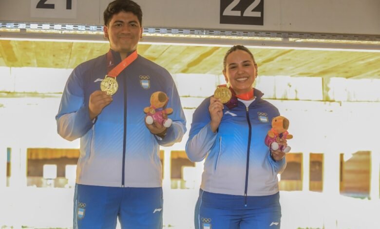 Atletas de Córdoba en la piscina durante los Juegos Suramericanos Santa Fe 2026