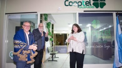 Placa conmemorativa y nuevas oficinas de la Cooperativa Telefónica de Salsipuedes
