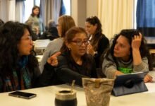 Docentes participando en el taller ‘Arte con Energía’ en la Universidad Libre del Ambiente, Córdoba