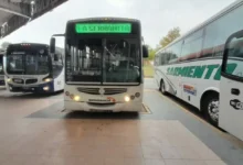 Logo de Aoita y autobuses interurbanos en Córdoba bajo estado de alerta