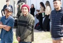 Grupo de participantes del programa de jardinería urbana en Córdoba recibiendo capacitación