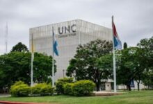 Estudiantes mayores de 60 años participando en un taller de la Universidad Nacional de Córdoba