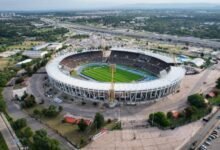Niños de clubes cordobeses asistiendo al partido de la Selección Argentina en el Estadio Mario Alberto Kempes