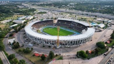 Niños de clubes cordobeses asistiendo al partido de la Selección Argentina en el Estadio Mario Alberto Kempes