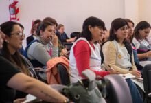 Docentes participando en el taller de comprensión lectora y matemática en el Colegio Cárcano, Villa María