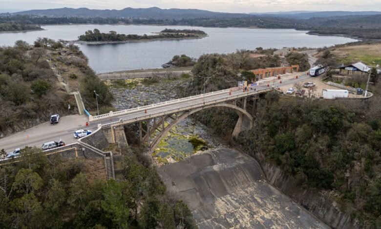Puente sobre el vertedero del Embalse Río Tercero antes de los trabajos de refuerzo