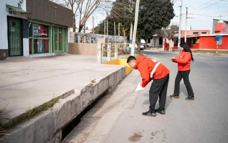 Obras de inspección de desagües en la Municipalidad de Córdoba