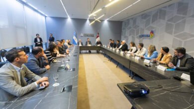 Reunión de autoridades del Gobierno de Córdoba y representantes de los entes intermunicipales para firmar convenios de asistencia técnica