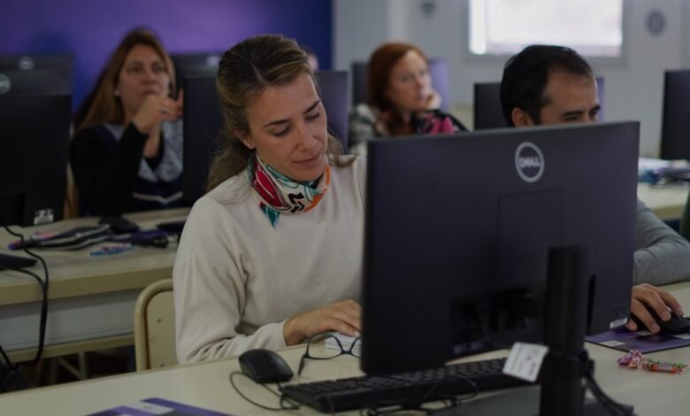 Docentes cordobeses participando en el curso IA Lab del Ministerio de Educación