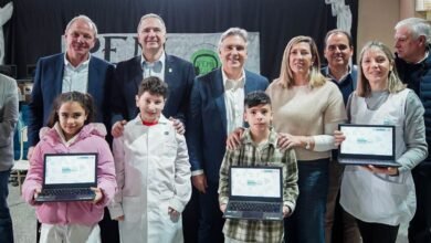Gobierno de Córdoba entrega netbooks y anuncia la nueva escuela secundaria IPEM N° 444 en Río Cuarto