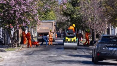 Obras de renovación de la plaza Poeta Lugones en Córdoba con nuevos senderos y juegos infantiles