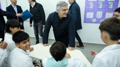 Llaryora inaugurando ampliación de gas natural en James Craik