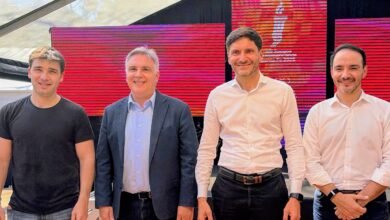 Gubernador Llaryora con la delegación cordobesa en los Juegos Suramericanos 2026