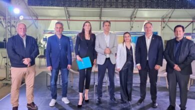 Ministro Fernando Sibilla anunciando el convenio de capacitación en parques industriales de Córdoba