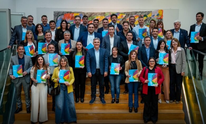 Firma de proyectos de ley para nuevos radios urbanos en Córdoba