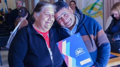 Entrega de escrituras a familias beneficiarias del programa Tu Casa Tu Escritura en Córdoba