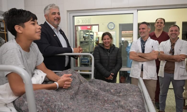 Equipo médico del Hospital de Niños realizando una intervención cardiovascular de alta complejidad