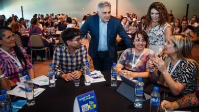 Gobernador Martín Llaryora anunciando el programa de financiamiento en Emprende+