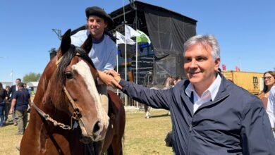 Escena de la apertura de ExpoBell 2026 en Bell Ville con el gobernador Martín Llaryora