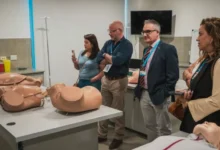 Delegación peruana visita instalaciones médicas de Córdoba durante Health Experience