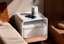 Mesita de noche Xiaomi con diseño moderno y cargadores integrados