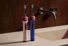 Cepillo de dientes Dyson CameraJet con cámara interna y irrigador