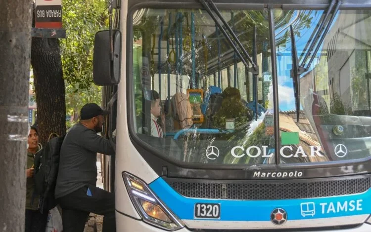Paradas de colectivos reubicadas a lo largo del Boulevard Chacabuco, Córdoba